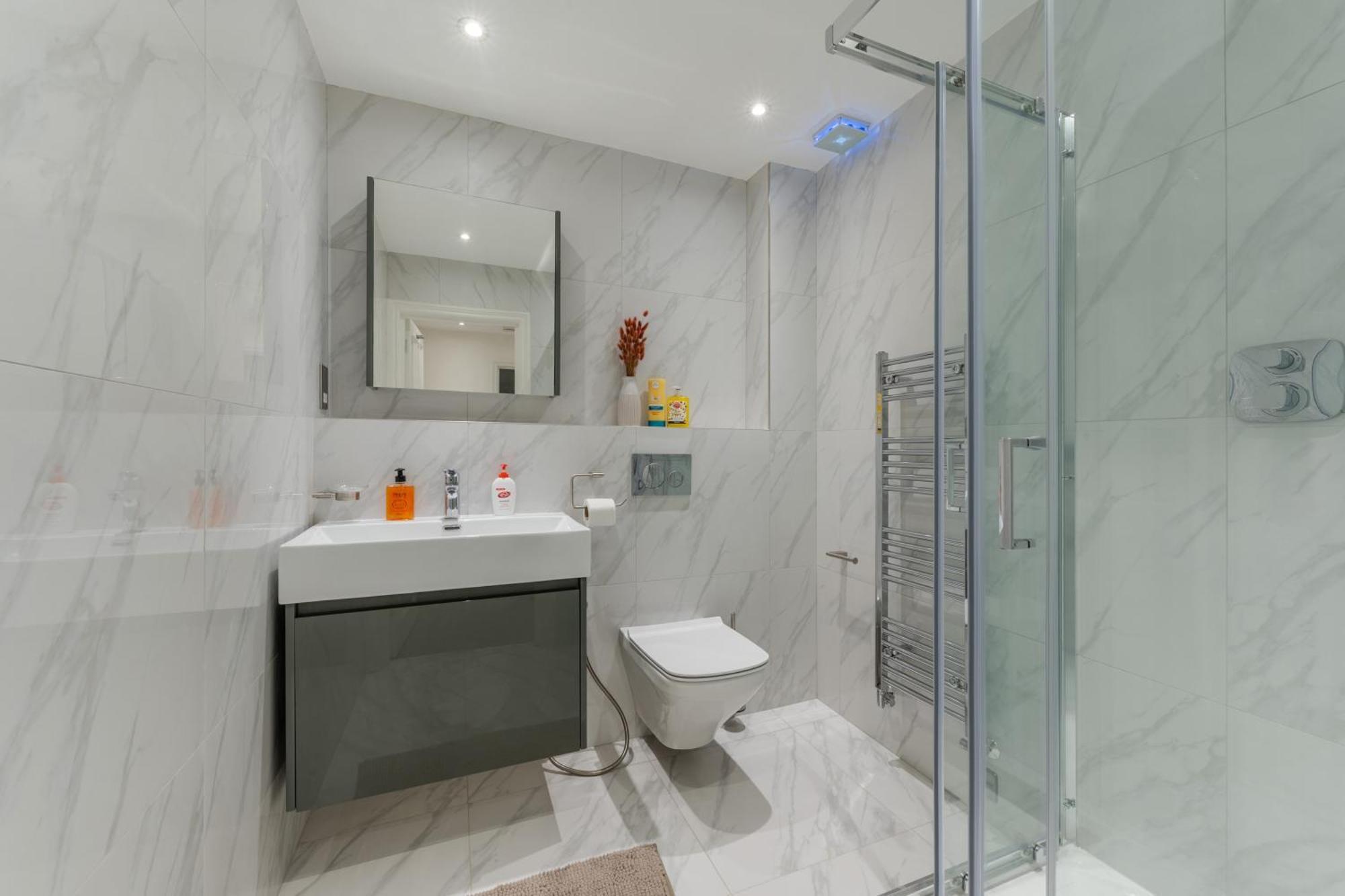 5H Modern Elegance 1-Bedroom City Living In Londra Dış mekan fotoğraf